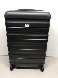 HARDSHELL SPINNER SUITCASE