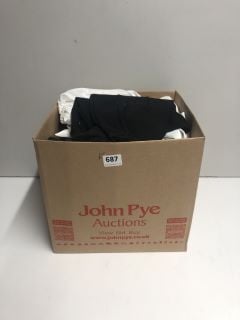 A BOX OF ASSORTED MEN'S AND WOMEN'S CLOTHING