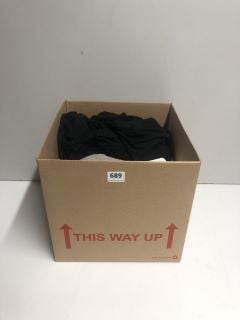 A BOX OF ASSORTED MEN'S AND WOMEN'S CLOTHING