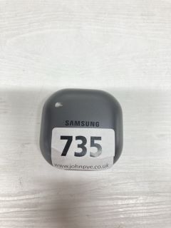 SAMSUNG WIRELESS EARBUDS AND CHARGING CASE