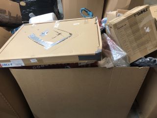 PALLET OF ASSORTED ITEMS INC FREESTANDING ELECTRIC FIRE & POLE SAW