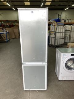 ZANUSSI 70/30 INTEGRATED FRIDGE FREEZER MODEL NO: ZNFN18ES