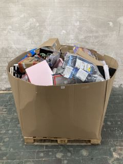 PALLET OF ASSORTED ITEMS TO INCLUDE SKID MARKS THE SCOOTIN DOG DOODLIN GAME