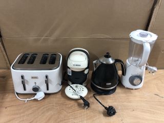 QTY OF KITCHEN ITEMS INC BOSCH COFFEE MACHINE