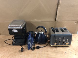 QTY OF KITCHEN ITEMS INC BREVILLE TOASTER