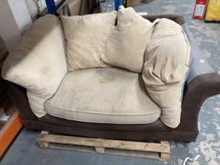 BROWN/BEIGE COUCH