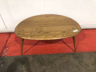 ERCOL PEBBLE MEDIUM OAK COFFEE TABLE, H- 44CM W- 91CM D- 61.5CM