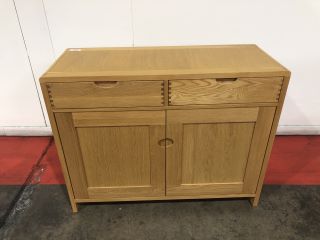 ERCOL BOSCO OAK 2 DRAWER AND 2 CUPBOARD SIDEBOARD, H- 89CM W- 114CM D- 45CM, RRP £1385