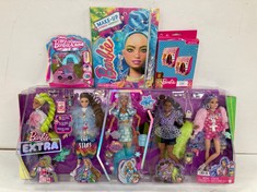 4 X BARBIE ITEMS INCLUDING SLEEVES - LOCATION 31A.