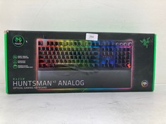 RAZER HUNTSMAN V2 ANALOG - PREMIUM GAMING KEYBOARD WITH ANALOG OPTICAL SWITCHES (WRIST REST, DIGITAL ROTARY CONTROL, 4 MEDIA KEYS, RGB CHROMA) ENGLISH KEYBOARD - BLACK - 47A LOCATION.