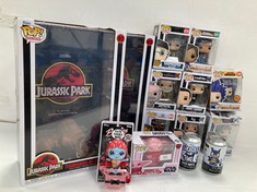 FUNKO TOY ASSORTMENT INCLUDING 2 X TYRANNOSAURUS REX & VALOCIRAPTOR - LOCATION 26B.