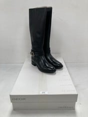 GEOX BLACK HIGH HEEL BOOTS SIZE 36 - LOCATION 40B.