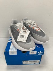 ADIDAS OZELIA W GREY, WHITE AND PINK SHOES SIZE 40 - LOCATION 36B.