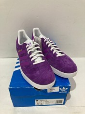 ADIDAS ORIGINALS GAZELLE W PURPLE AND WHITE SHOES SIZE 42 - LOCATION 32B.