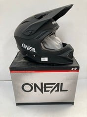 O'NEAL | MOTOCROSS HELMET | MOTO MX ENDURO | ABS SHELL, ECE 22.05 SAFETY STANDARD, VENTS FOR OPTIMUM VENTILATION AND COOLING | 1SRS SOLID V.24 HELMET | ADULT | BLACK | SIZE XXL - LOCATION 4B.