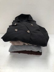 4 X COATS INCLUDING GREY BENETTON TRENCH COAT SIZE 56 - LOCATION 33C.