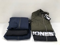 6 X CLOTHING ITEMS INCLUDING SCHOTT KENNY DARK KHAKI JACKET SIZE L - LOCATION 33C.