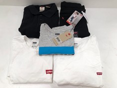 5 X LEVIS GARMENTS VARIOUS MODELS AND SIZES INCLUDING GIRL'S T-SHIRT 14 YEARS - LOCATION 22C.