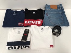 6 X LEVIS GARMENTS VARIOUS MODELS AND SIZES INCLUDING BELT - LOCATION 14C.