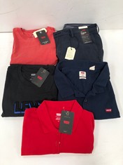 5 X LEVIS GARMENTS VARIOUS MODELS AND SIZES INCLUDING RED T-SHIRT SIZE L - LOCATION 10C.