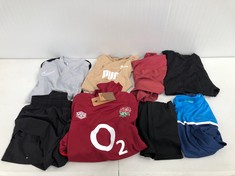 VARIETY OF CLOTHING FROM DIFFERENT BRANDS AND SIZES INCLUDING NIKE T-SHIRT GREY SIZE M - LOCATION 31C.