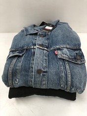 3 X LEVIS JACKETS INCLUDING JACKET SIZE 4XL - LOCATION 43C.