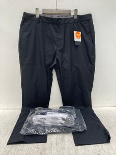 4 X ASSORTED MENS CLOTHING ITEMS IN VARIOUS SIZES TO INCLUDE PUMA DEALER TAILORED GOLF TROUSERS IN BLACK- SIZE 38W 32L: LOCATION - C6