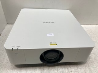 SONY VPL-FHZ60 DATA PROJECTOR(NO CABLES INCLUDED) - RRP £2,844: LOCATION - B5