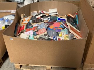 (COLLECTION ONLY) PALLET OF ASSORTED BOOKS TO INCLUDE WHERE THE CRAWDADS SING BY DELIA OWENS: LOCATION - A7