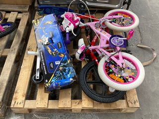 PALLET OF ASSORTED BIKE ITEMS TO INCLUDE BATMAN SCOOTER AND DISNEY PRINCESS KIDS BIKE IN PINK: LOCATION - B7 (KERBSIDE PALLET DELIVERY)