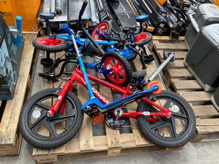 QTY OF ASSORTED BICYCLES TO INCLUDE MONSTER TRUCK CHILDRENS BICYCLE IN BLUE/RED: LOCATION - B7 (KERBSIDE PALLET DELIVERY)