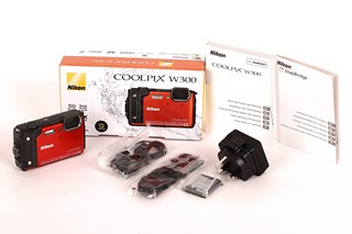 NIKON COOLPIX W300 WATERPROOF DIGITAL CAMERA TO INCLUDE BATTERY, STRAP, CHARGE PLUG, CHARGE LEAD, INSTRUCTION BOOK AND BOX: LOCATION - AR1