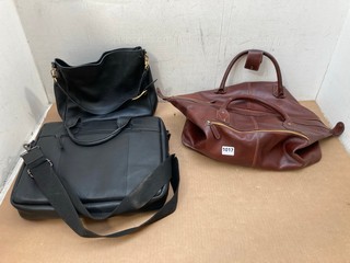 3 X JOHN LEWIS & PARTNERS BAGS TO INCLUDE OSLO LEATHER BRIEFCASE IN BLACK RRP £149, MADE IN ITALY LEATHER HOLDALL IN BROWN RRP £219 AND BLACK LEATHER HANDBAG: LOCATION - AR2