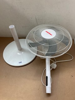 JOHN LEWIS & PARTNERS 16" 2IN1 DESK & PEDESTAL FAN: LOCATION - AR6