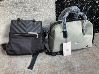 2 X ASSORTED BAGS TO INCLUDE ANTLER CHELSEA OVERNIGHT BAG 20L IN SAGE RRP £140 AND TED BAKER LUGGAGE TRAVEL BACKPACK IN BLACK RRP £145: LOCATION - AR14