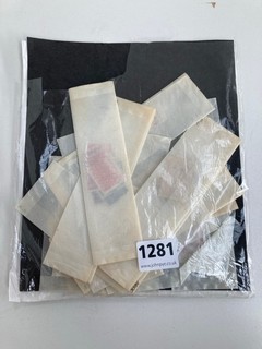 APPROX. 20 X DEALER'S PACKS OF LOOSE VINTAGE STAMPS: LOCATION - AR16