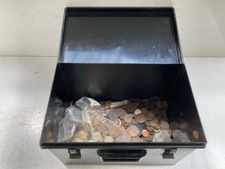 A LARGE STEEL BOX OF ANTIQUE COINAGE: LOCATION - AR16