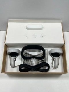 META QUEST 2 GAMES CONSOLE ACCESSORIES IN WHITE (BOXED TO INCLUDE X2 CONTROLLERS, X2 HEAD STRAPS & EYEPIECE) [JPTM118020]