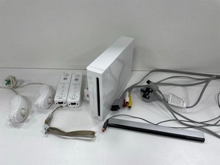 NINTENDO WII GAMES CONSOLE: MODEL NO RVL-001(EUR, WITH POWER ADAPTER, 2X WII REMOTE, 2X NUN CHUCKS, SENSOR BAR & DISPLAY CABLE) [JPTM121780]