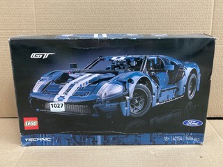 LEGO TECHNIC FORD GT CAR BUILD KIT MODEL: 42154: LOCATION - C 19