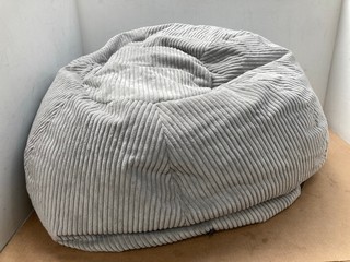 BEAN BAG SEAT IN GREY: LOCATION - D 14