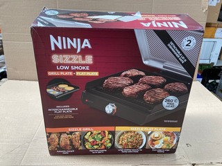 NINJA SIZZLE LOW SMOKE GRILL PLATE + FLAT PLATE - RRP: £ 149.00: LOCATION - D 10