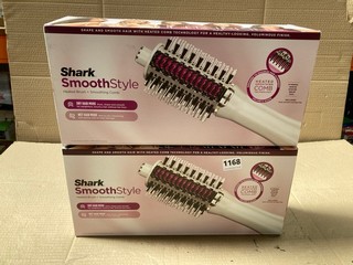 2 X SHARK SMOOTH STYLE HEATED BRUSH & SMOOTHING COMB: LOCATION - D 9