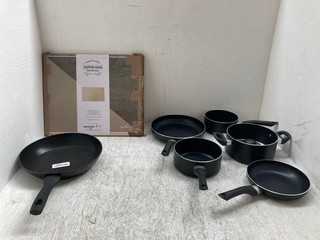 QTY OF ASSORTED HOUSEHOLD ITEMS TO INCLUDE SALTER FRYING PAN: LOCATION - A5