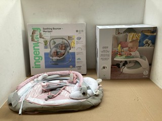 3 X ASSORTED BABY ITEMS TO INCLUDE INGENUITY SOOTHING BABY BOUNCER-MORRISON: LOCATION - A5