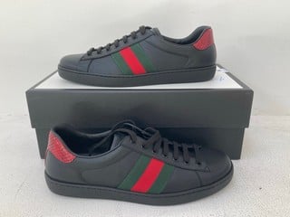 GUCCI ACE LEATHER BLACK SNEAKERS - UK SIZE: 8 - RRP: £ 337.99: LOCATION - FRONT BOOTH