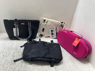 QTY OF ASSORTED BAGS TO INCLUDE BLACK RUCKSACK WITH HIDDEN POCKET: LOCATION - A8