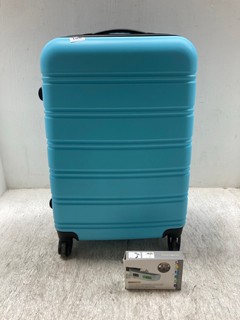 HARDCASE 4 WHEELED SUITCASE IN LIGHT BLUE TO INCLUDE ELECTRONIC LUGGAGE SCALE: LOCATION - A8