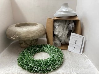 QTY OF ASSORTED GARDEN ITEMS TO INCLUDE GARDEN REFLECTIONS PRE LIT GYPSOPHILA WREATH: LOCATION - A12