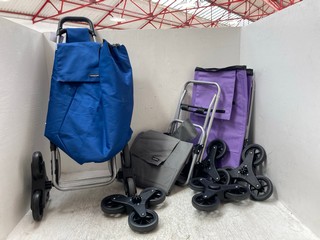 3 X ASSORTED BAGS TO INCLUDE LOCK N LOCK INSULATED SHOPPING TROLLEY CART WITH STAIR: LOCATION - A12